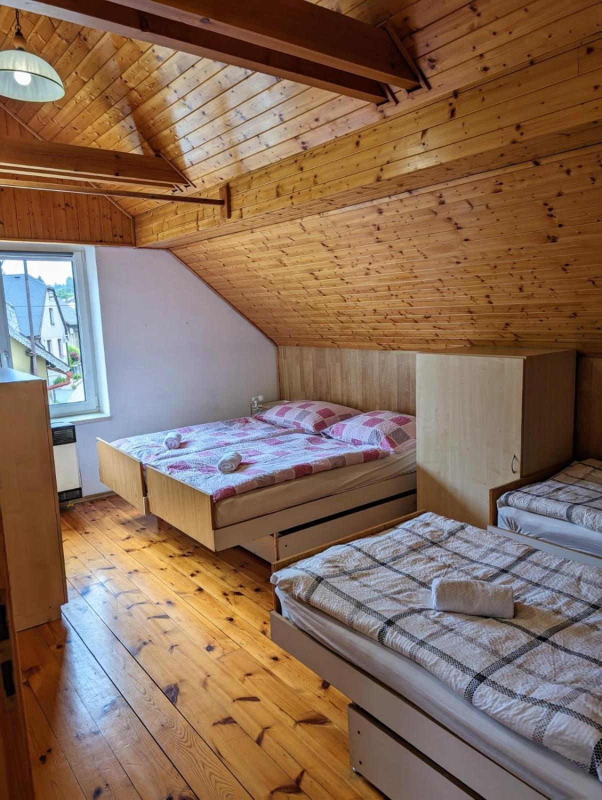 Apartman V Pensionu U Holzaepfelu Červený Kostelec المظهر الخارجي الصورة